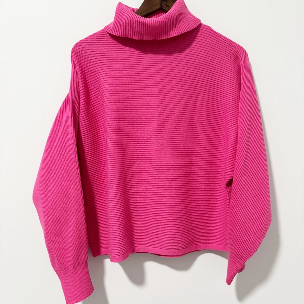 Old Navy Rib-KnitTurtleneck Sweater Womens Size Medium Hot Pink Cropped Feminine